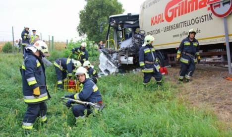 Accident între Debrecen şi Mikepercs: 28 de răniţi, după ce un camion românesc s-a ciocnit cu un autobuz (FOTO / VIDEO)